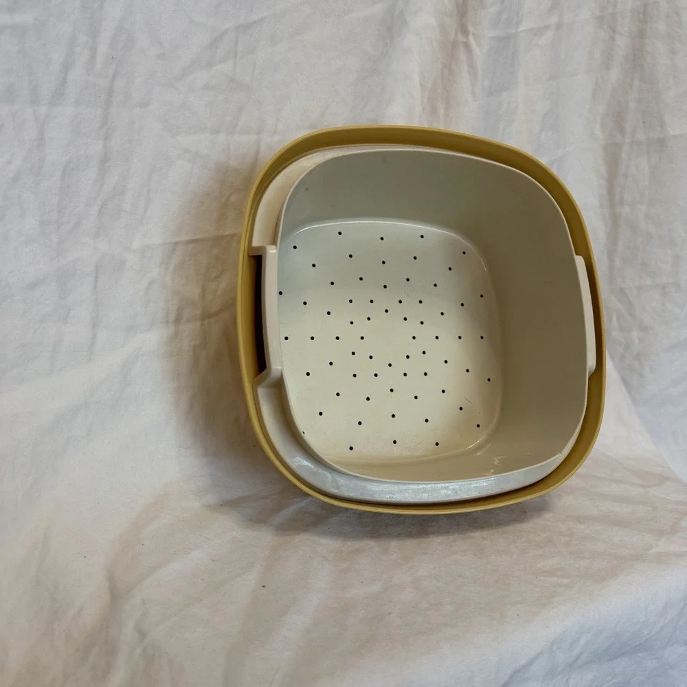 Tupperware this vintage